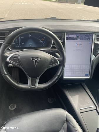 Tesla Model S - 9