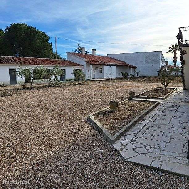 Excelente local habitacional-28