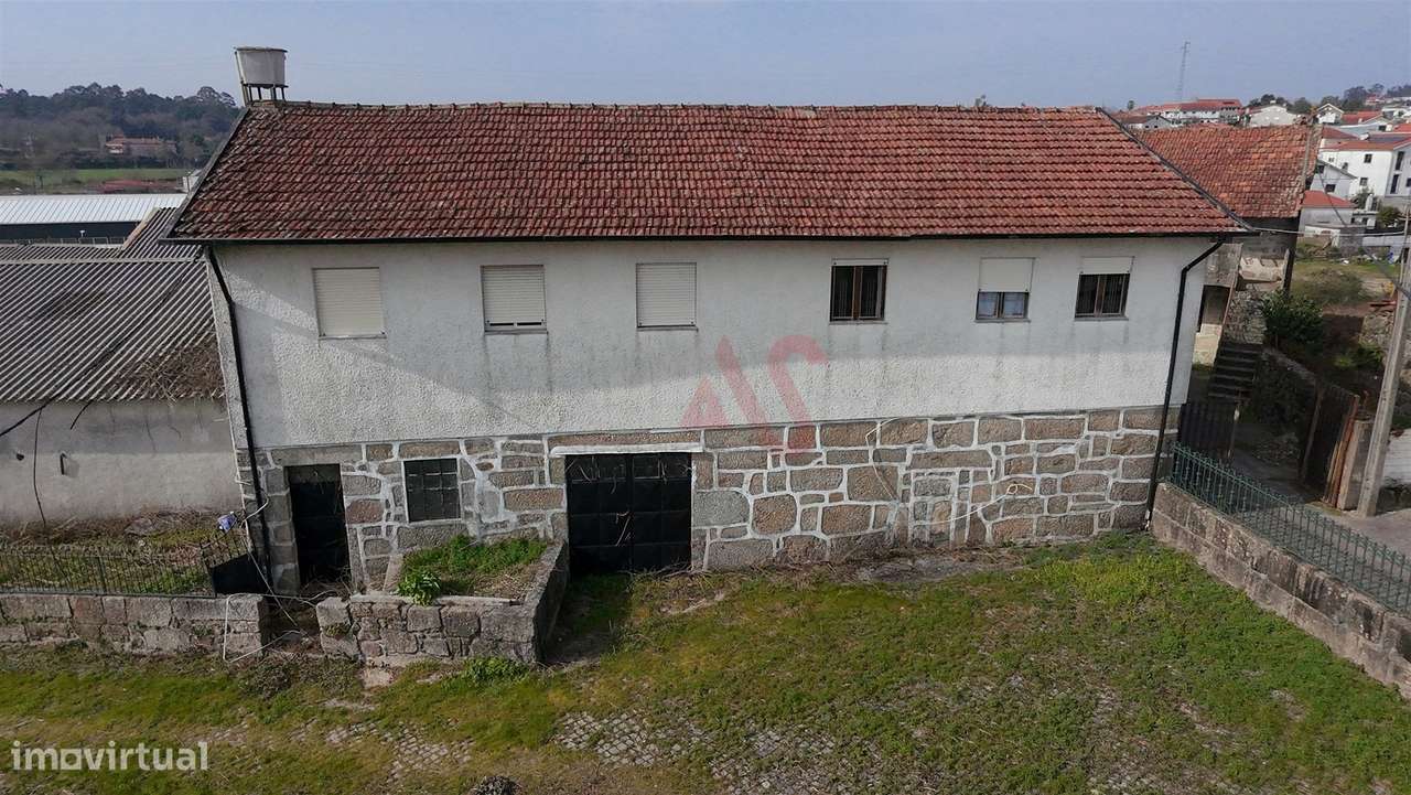 Moradias para Restauro com Terreno de 1.682 m² | Raimonda, Paços de Fe-3