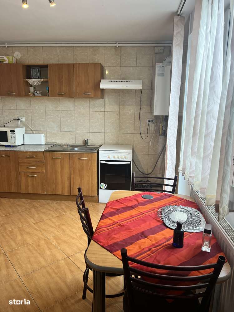 Apartament 3 camere, 2 balcoane  strada Luptei etaj 4 cu lift.-5