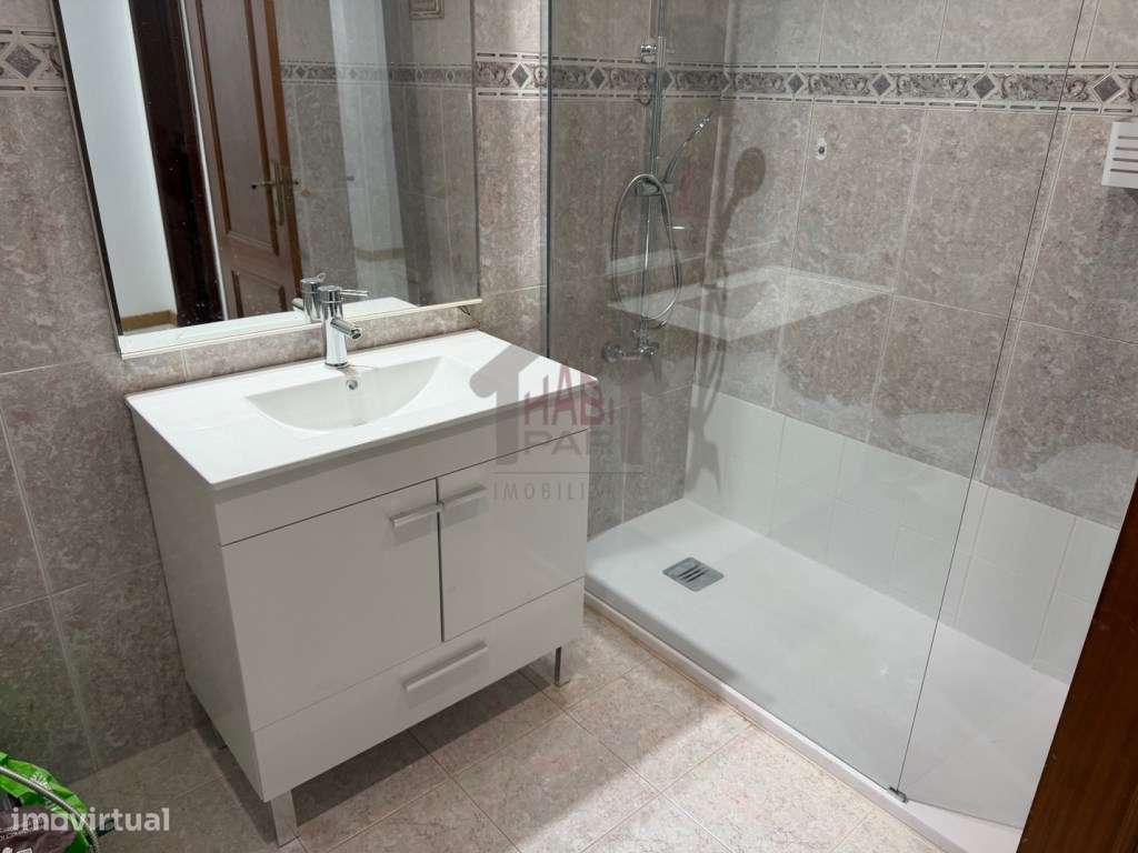 Excelente T2+1 Na Urbanização do Brejo-13