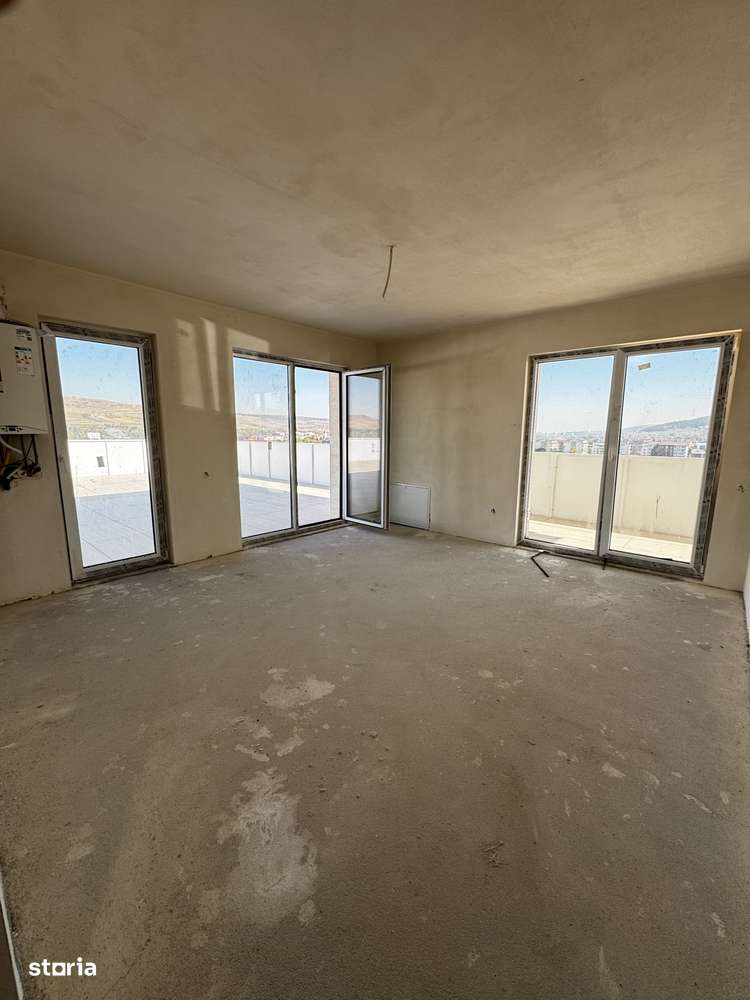 Apartament tip penthouse, 3 camere,58 mp,terasa 200 mp,Zona Eroilor-1