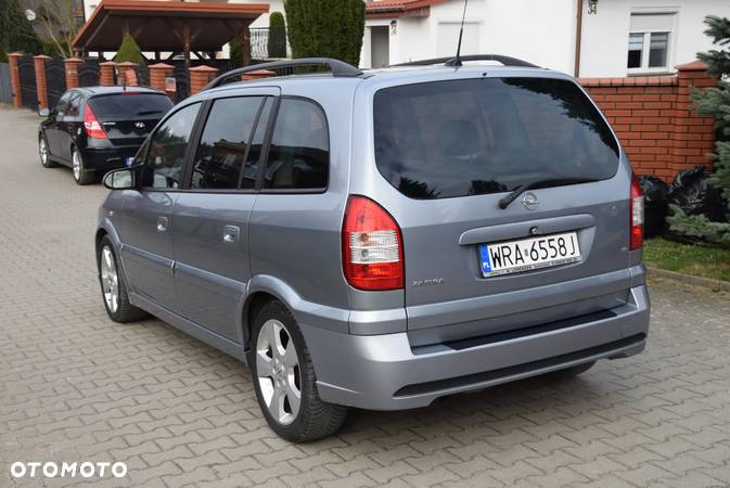 Opel Zafira 1.8 16V Elegance - 8