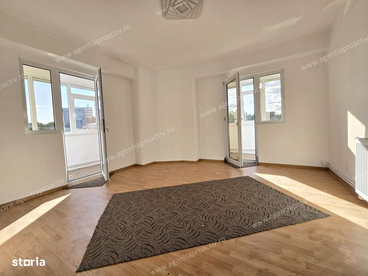 Apartament cu 4 camere, vedere spre Dunăre - Imagine principală: 3/10