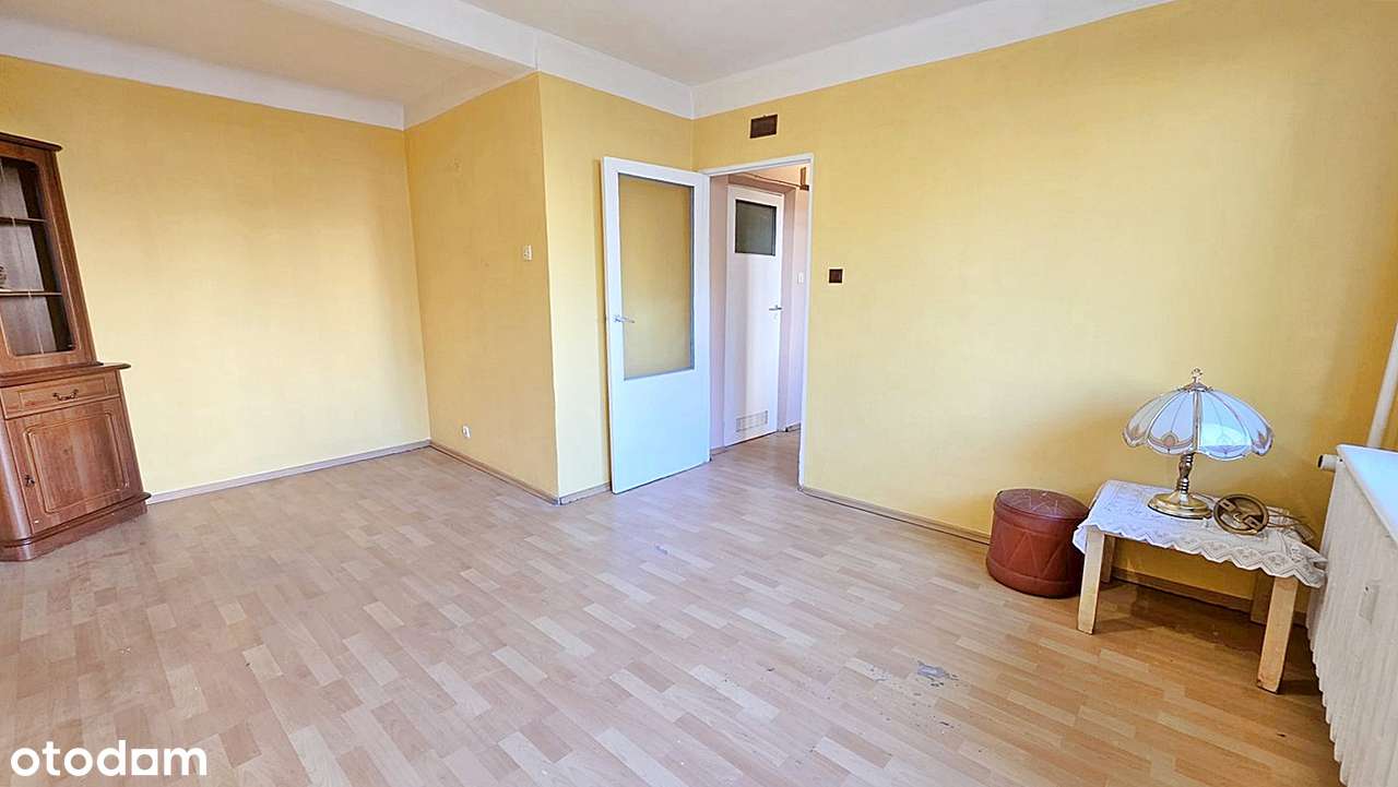 Z potencjałem na 2 pokoje | Świetna lokalizacja blisko "Emki" | Loggia - Pełny obrazek: 4/11