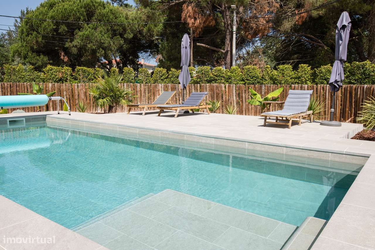 Moradia isolada terreno de 811m2 piscina jardim Sesimbra-4