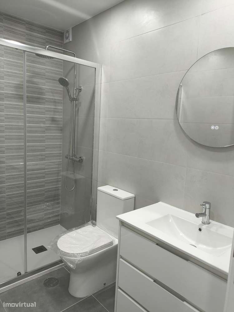 Apartamento T2 no Porto perto da Av Fernão Magalhães-3
