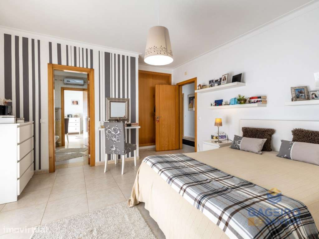 Moradia Independente T4 +1 em São Martinho do Porto-7