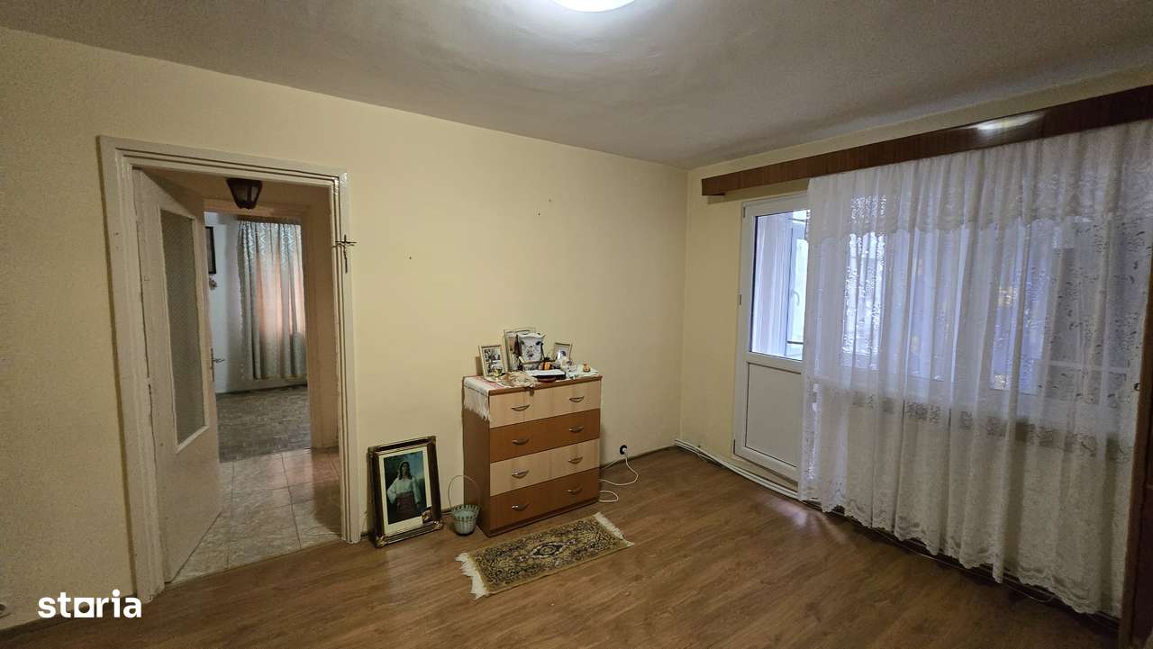 Vând apartament cu 2 camere str Smirodava et 1-2