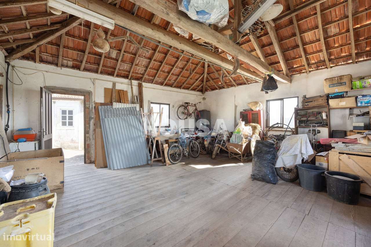 Moradia T3 com terreno de 2.157 m² – Raposeira, Colmeias | Leiria-39