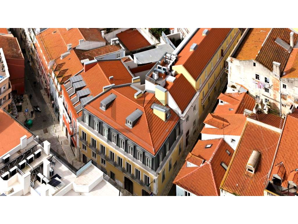 Apartamento T3 com Garagem para Venda junto à Av. da Liberdade, Lisboa-16