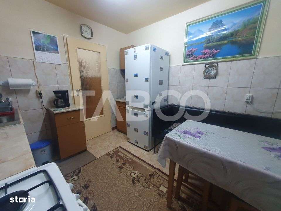 Apartament 2 camere etaj 2  semidecomandat 52 mp utili zona Campului - Imagine principală: 5/9