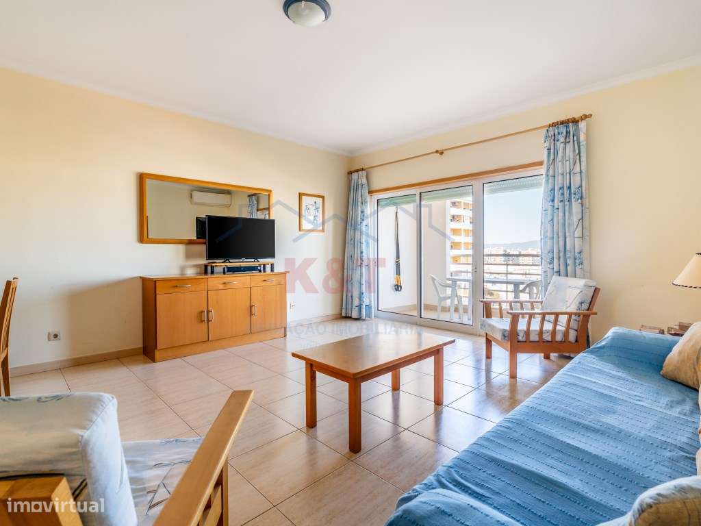 Apartamento T2 com Varanda Espaçosa no Alto do Quintão - Grande imagem: 2/25