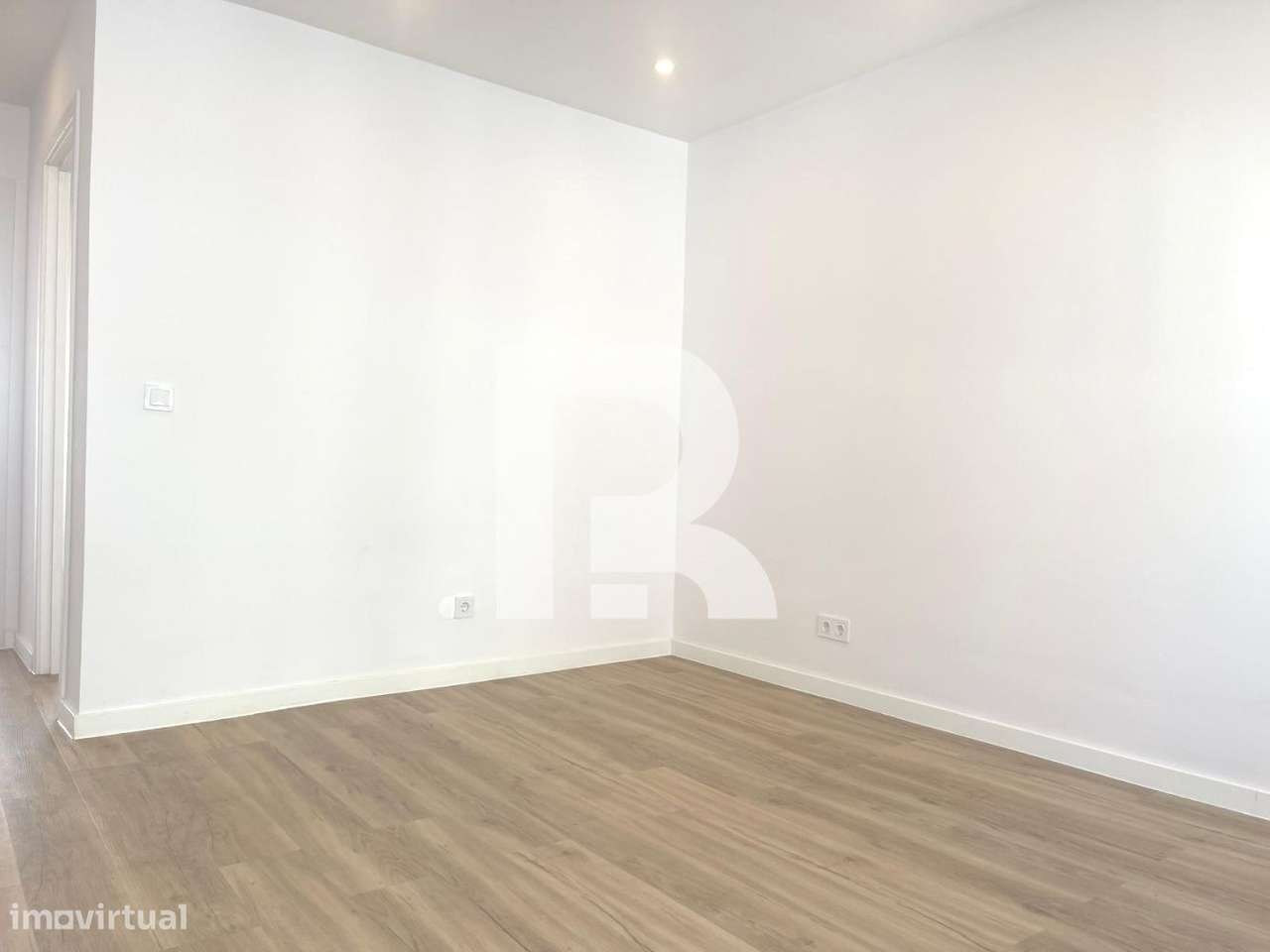 Apartamento T2 totalmente remodelado em Queluz-8