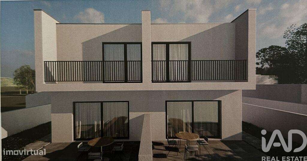 Moradia geminada T3 em Perelhal de 188 m2 - Grande imagem: 2/15