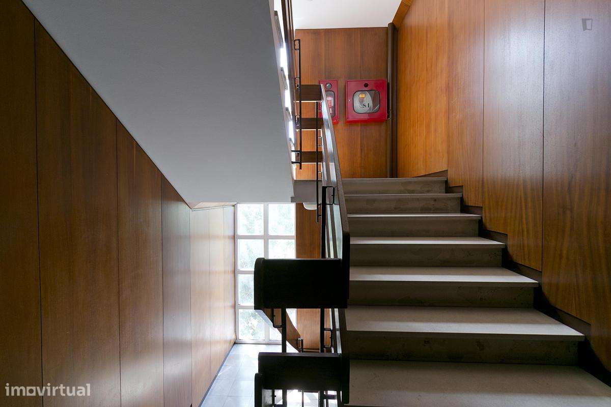 Apartamento com 2 quartos - localizado em Ramalde Porto - Grande imagem: 3/10