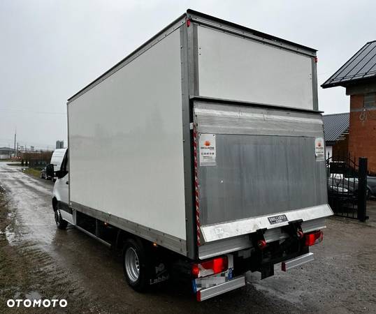 Mercedes-Benz Sprinter - 4