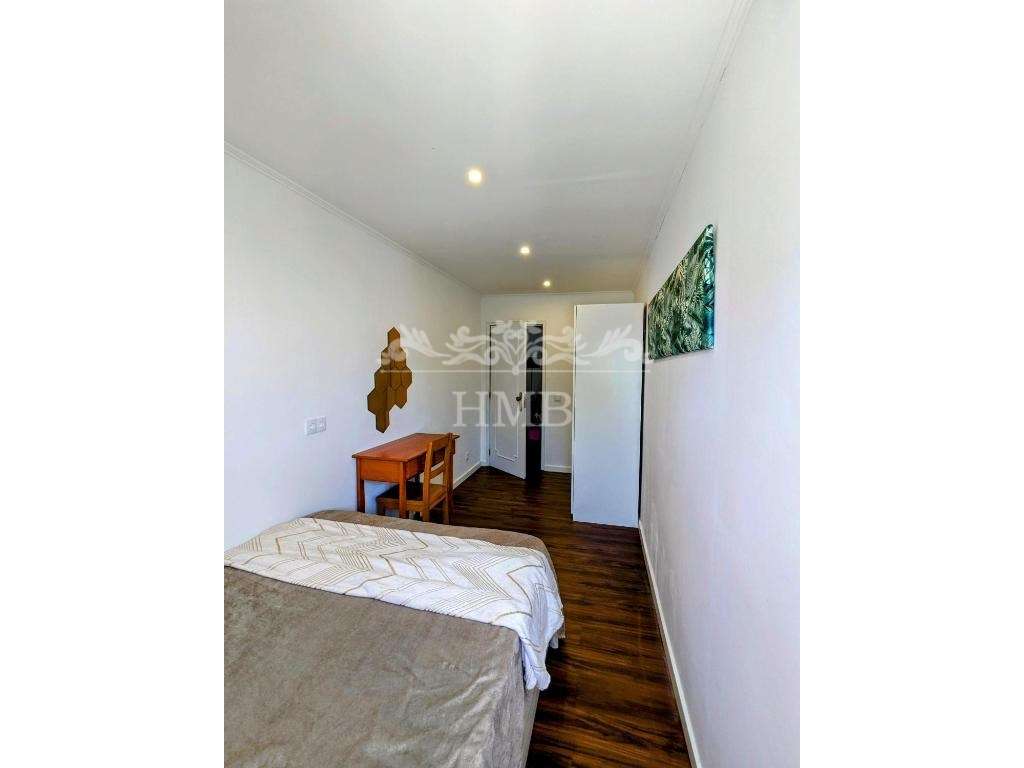 Apartamento T1+1 em Alvor, piscina e garagem-38