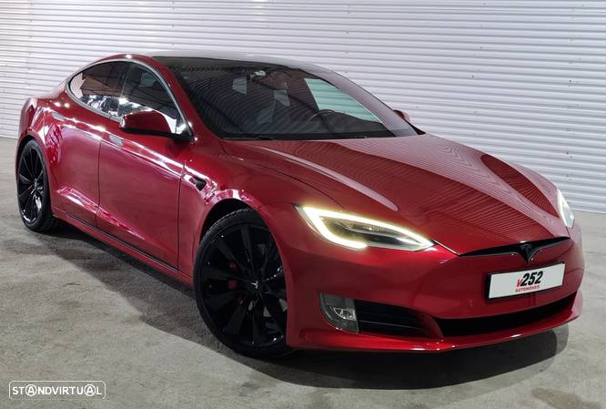 Tesla Model S - 1