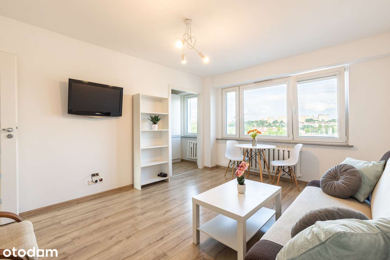 2-pokojowe mieszkanie w centrum z widokiem, parking ul. Smętka - Pełny obrazek: 2/12