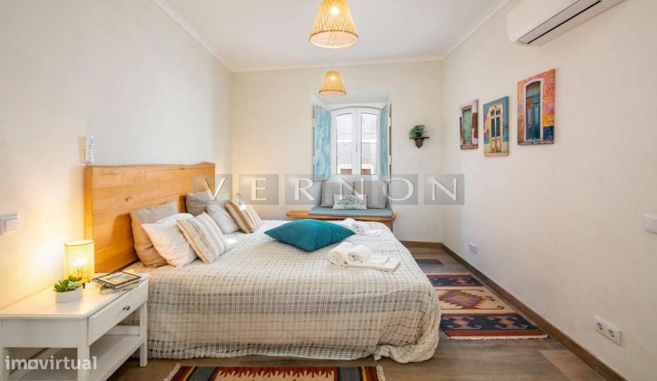 Moradia Histórica Renovada no Centro de Lagoa | T3 com 194 m² | 2 Habi-6
