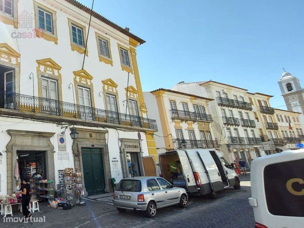 Vende-se Antigo Palácio no Centro Histórico de Évora. - Grande imagem: 3/15