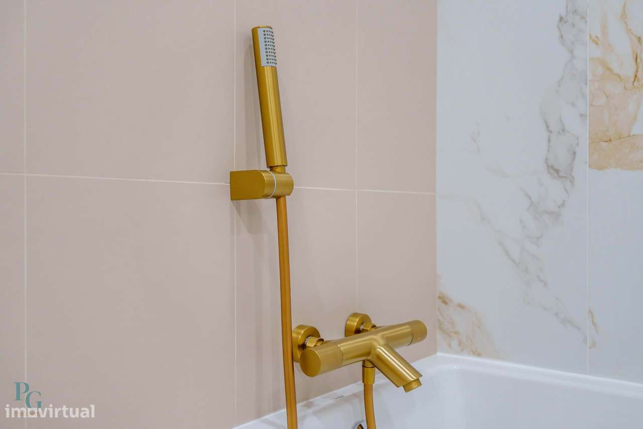 Moradia Completamente nova a venda no Centro de Lagoa. - Grande imagem: 5/45