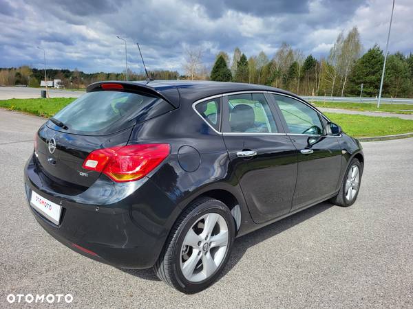 Opel Astra IV 1.7 CDTI Cosmo - 15