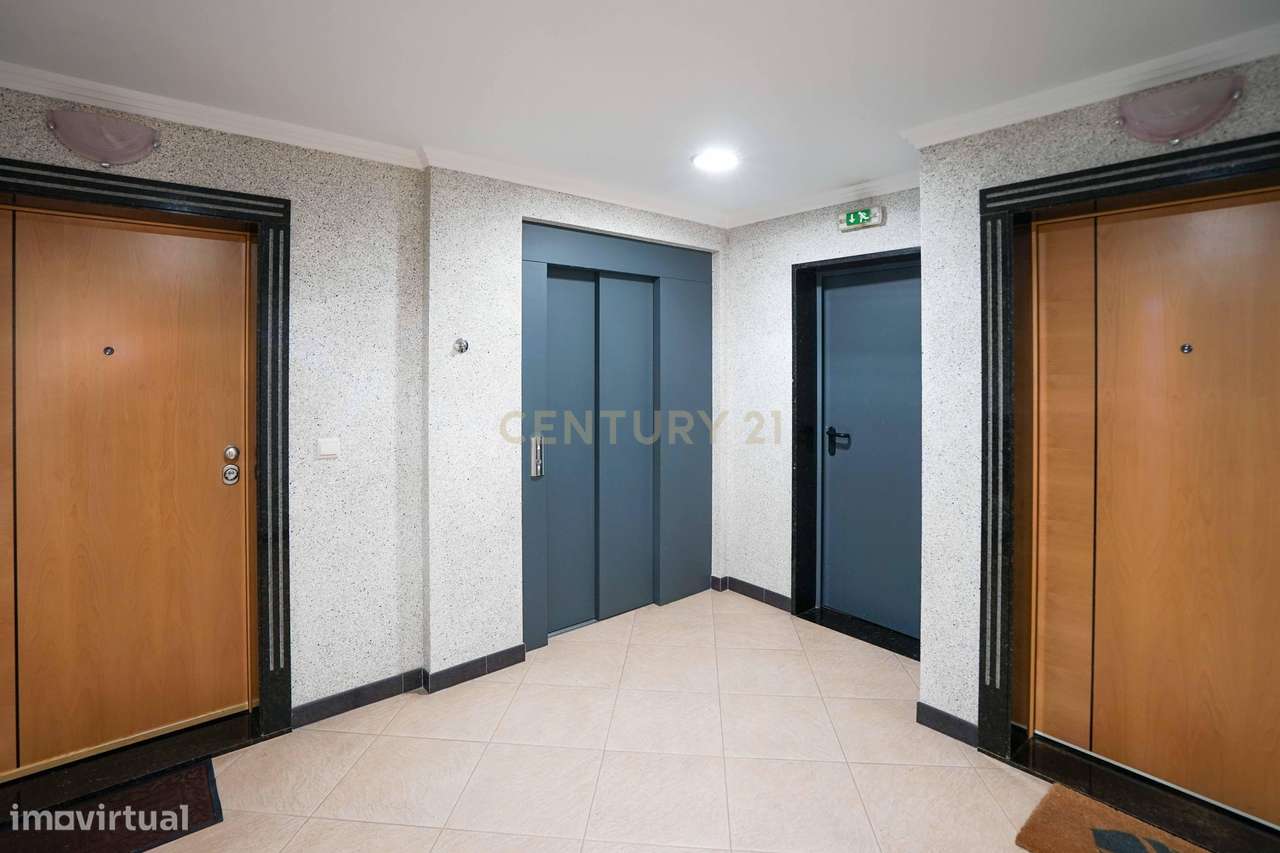 Apartamento T3 na Praça da Concórdia, Montijo - Grande imagem: 4/39