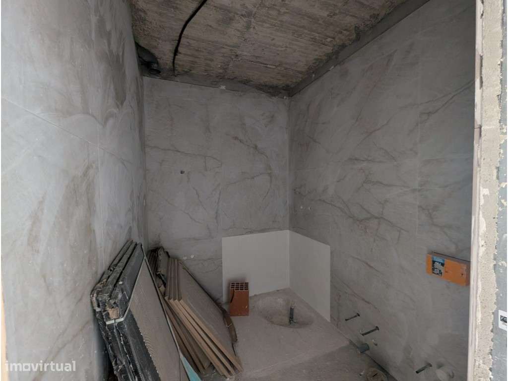 Conforto e Qualidade de Vida numa Moradia T3 nos Redondos Fernão Ferro-15