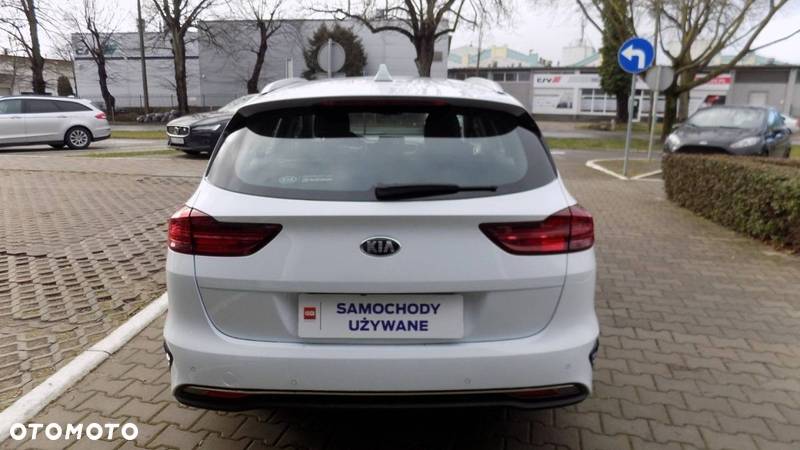 Kia Ceed - 7