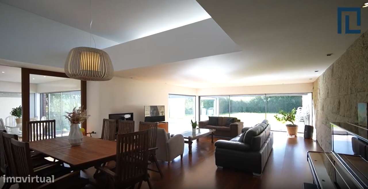 MORADIA TÉRREA T3 de LUXO a 1KM da PRAIA , com 348 m² em LOTE 2300 m²-27