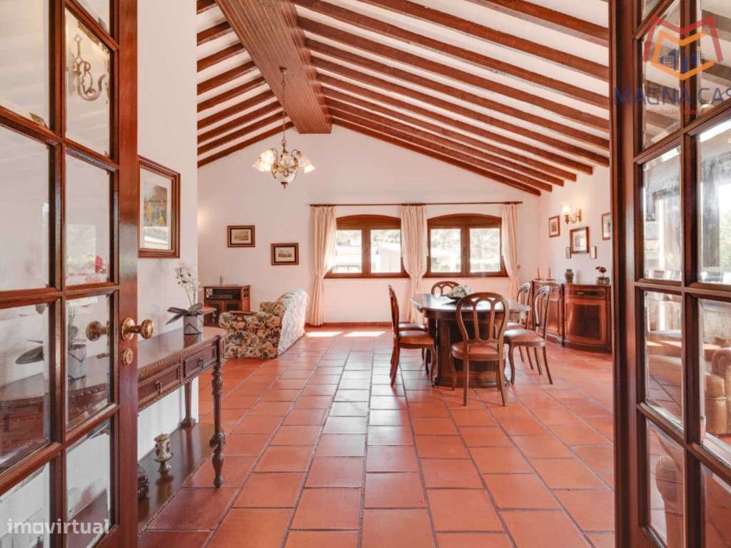 Moradia com Piscina e Jardim em Colares, Sintra-13