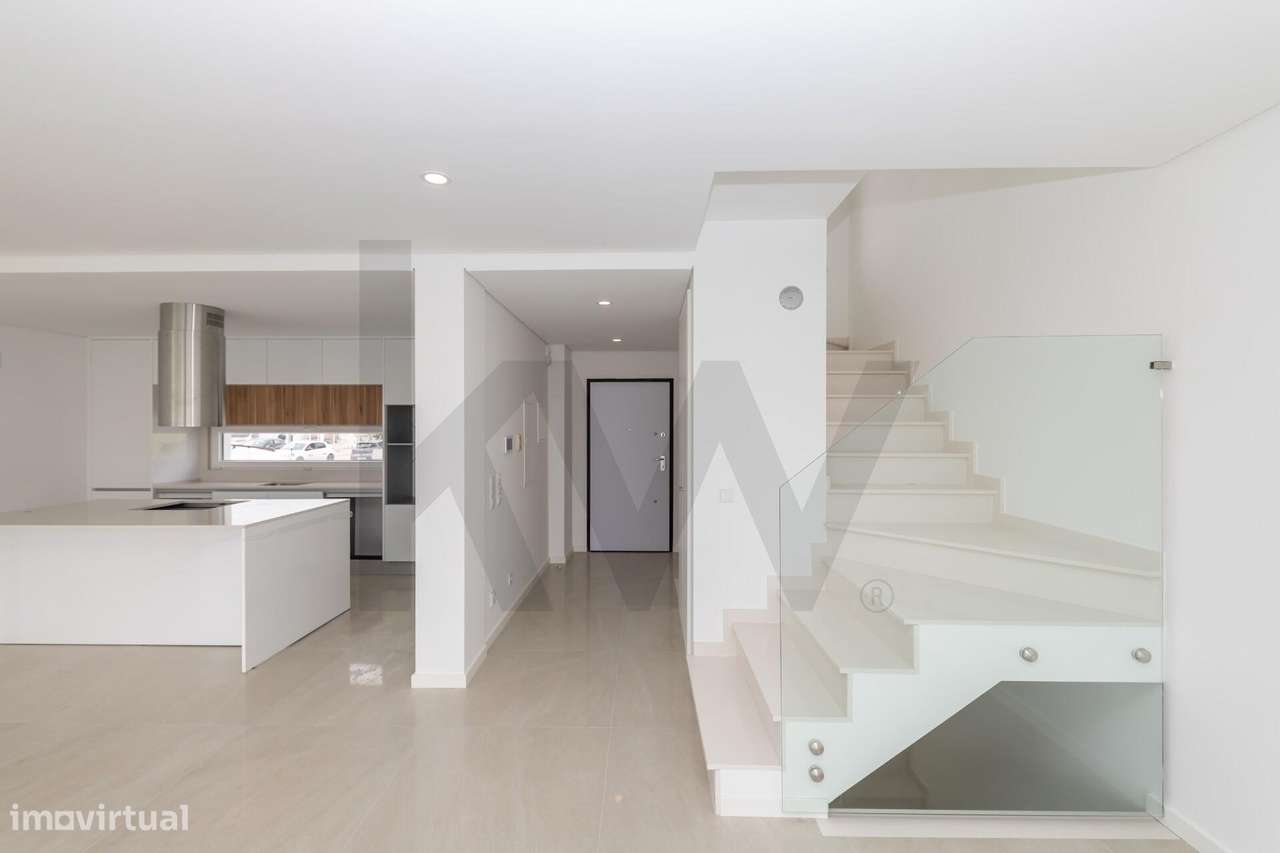 Moradia T3 + 1 Moderna com Piscina e Jardim – Charneca da Caparica - Grande imagem: 5/51