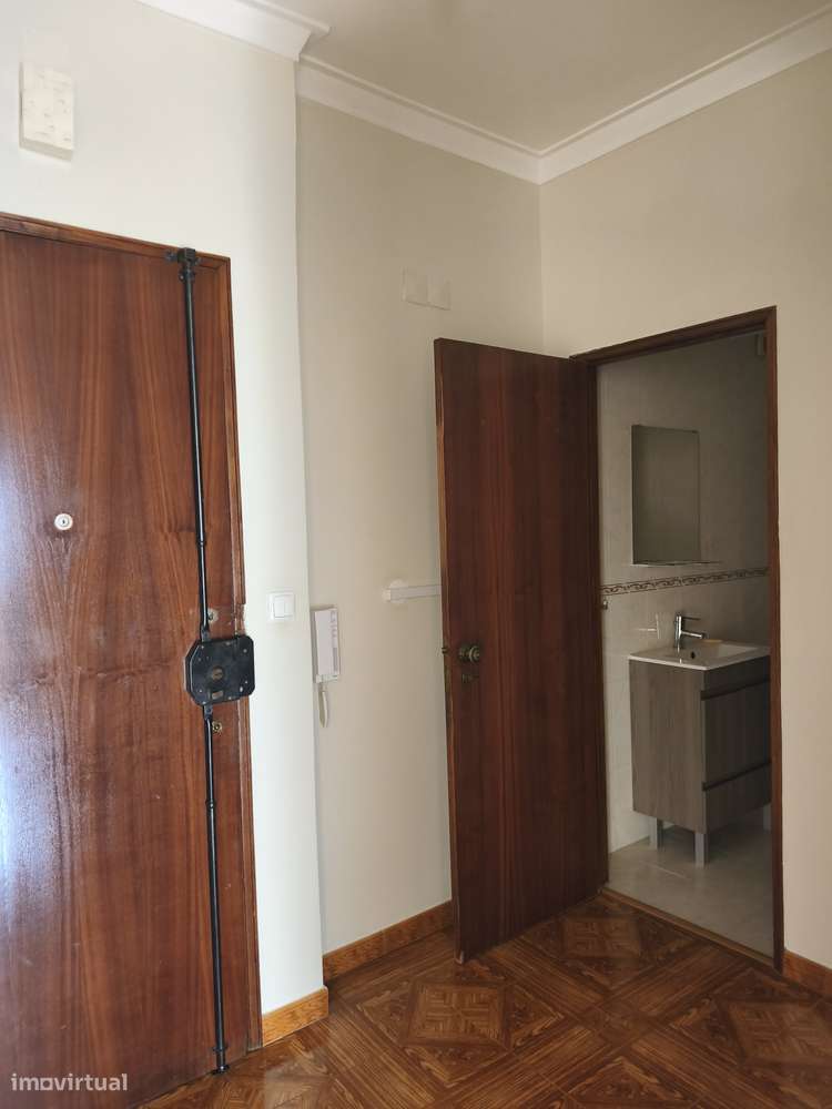 T1 Lisboa - Av. Almirante Reis, Bem Conservado, Junto ao Metro Arroios-10