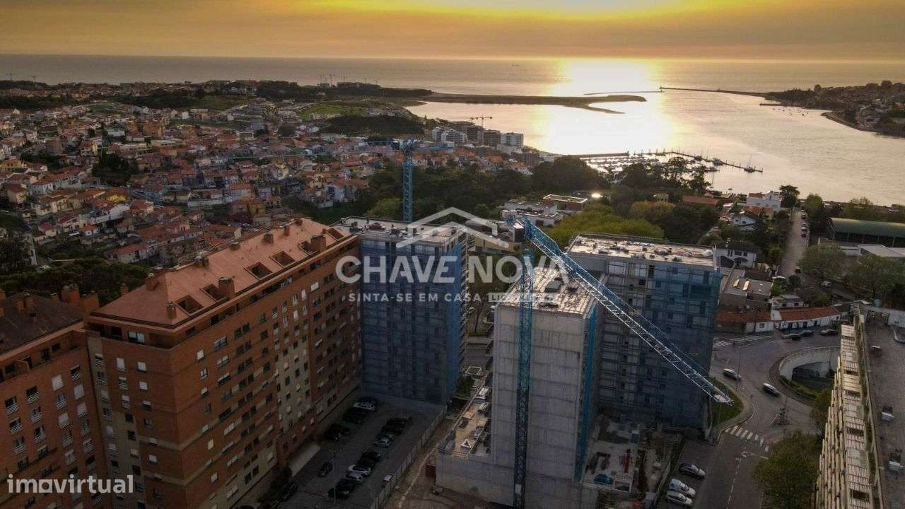 Apartamento T3 a nível do 9ªandar | 2 lugares de garagem e arrumos - Grande imagem: 2/19