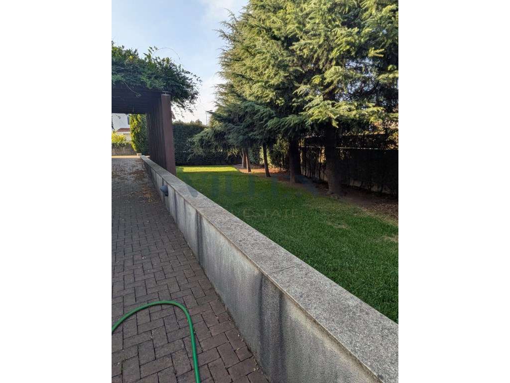 Moradia T5 de Luxo em São Romão do Coronado-53