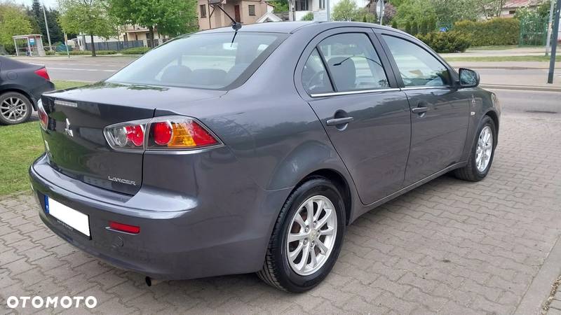 Mitsubishi Lancer 1.6 Invite - 37