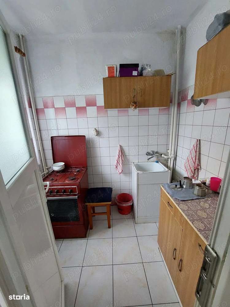 Vand garsoniera etaj 1 zona Micalaca-4