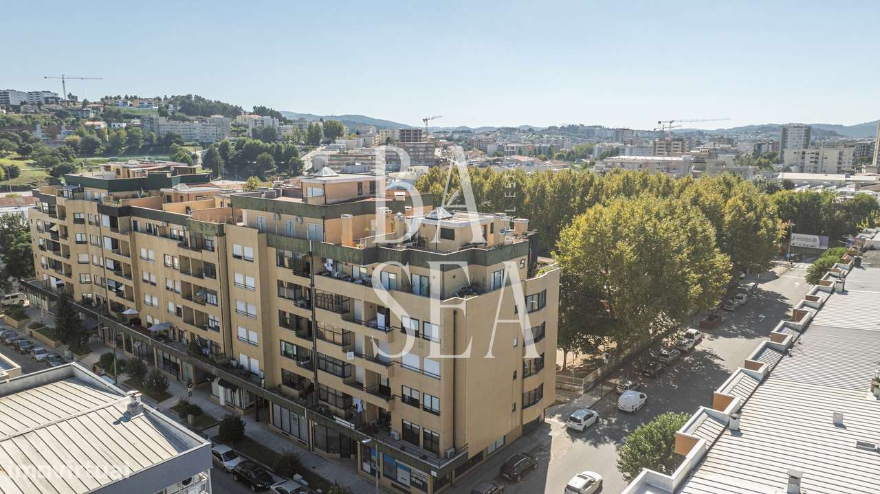 Apartamento T3 com garagem box em São José de São Lázaro Braga-21