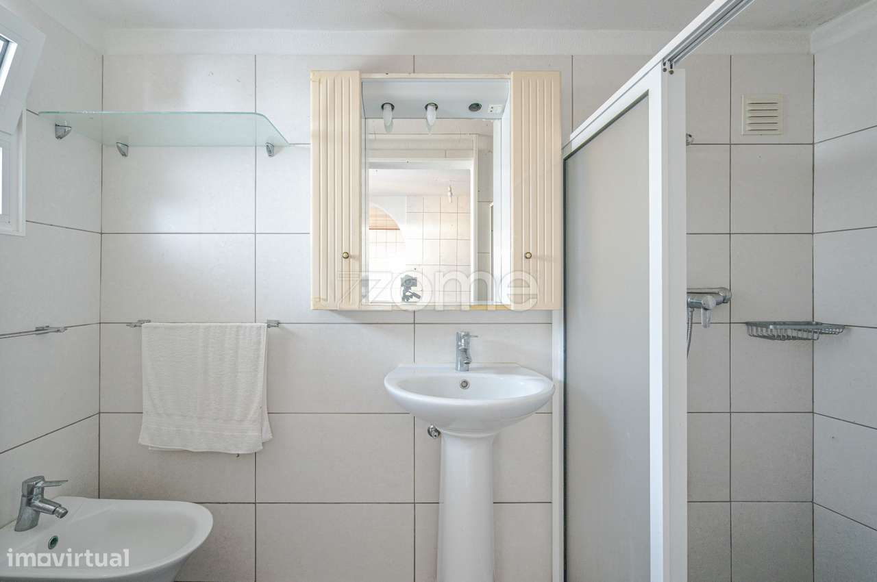 Moradia T6 na Ribeira Brava – Espaço e potencial investimento-34