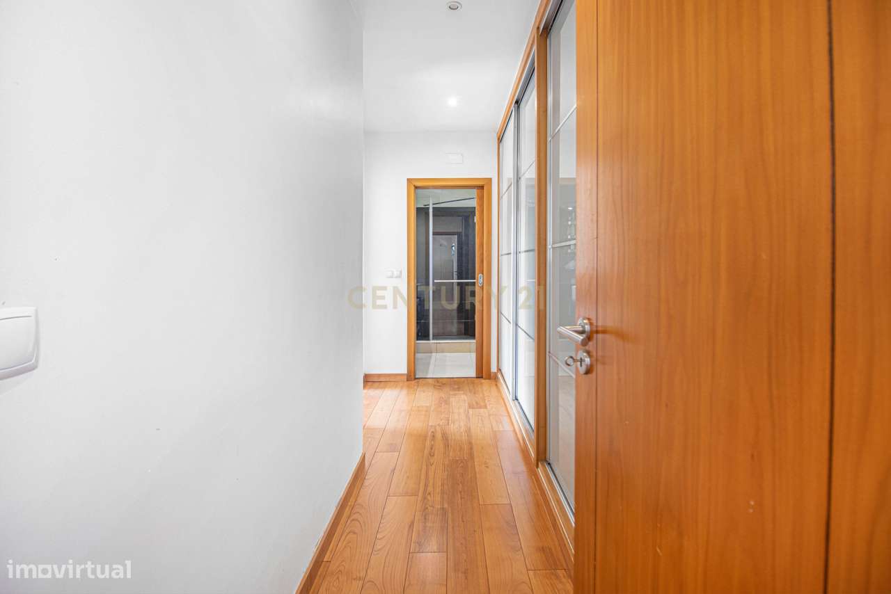 Moradia Isolada T4 291m2 em Lote de 1050 m2 em Mucifal, Colares, Sintr-38