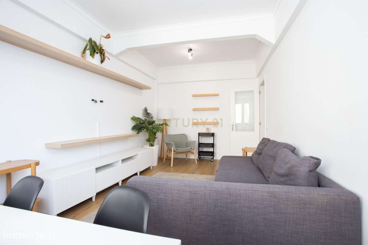 Apartamento T2 a venda Renovado e Mobilado | Pronto a Habitar-19