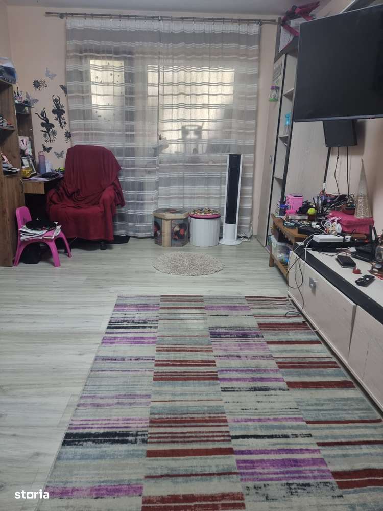 Apartament 3 camere , de vanzare , Pitesti-0