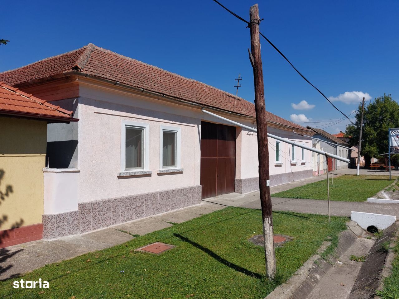 Vând casă 12 camere centrul comunei Pischia. - Imagine principală: 1/20