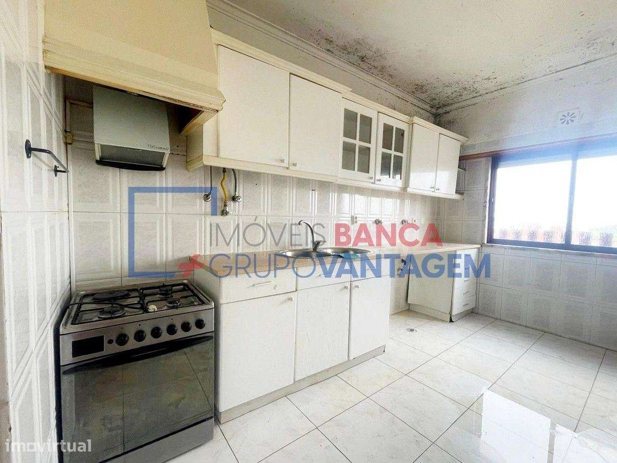 APARTAMENTO T2 BRANDOA COM GARAGEM - Grande imagem: 4/26