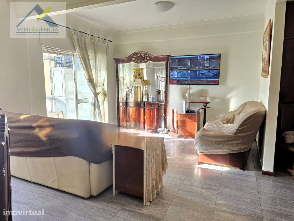 Apartamento T4 transformado em T3 no Barreiro - Grande imagem: 4/27