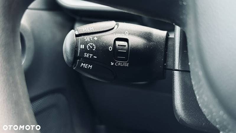 Citroën C3 1.2 PureTech Shine - 26