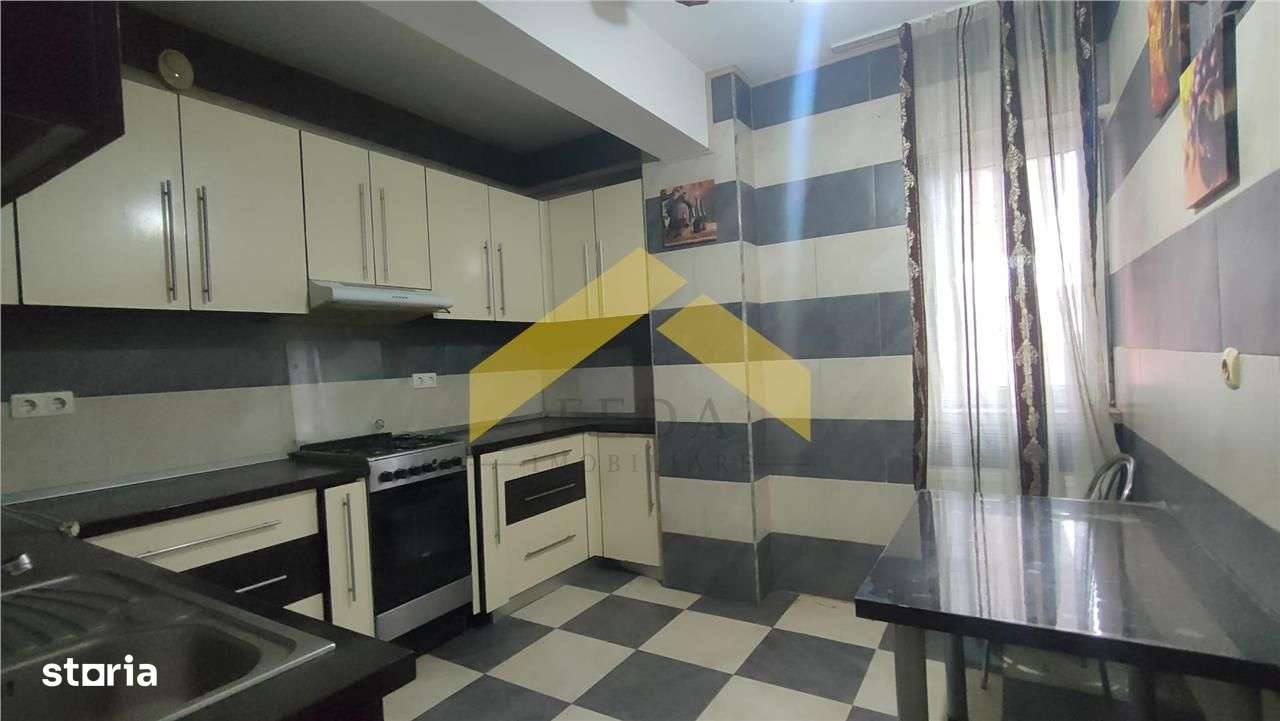 Apartament la parter 2 camere de vanzare in zona Alfa-2