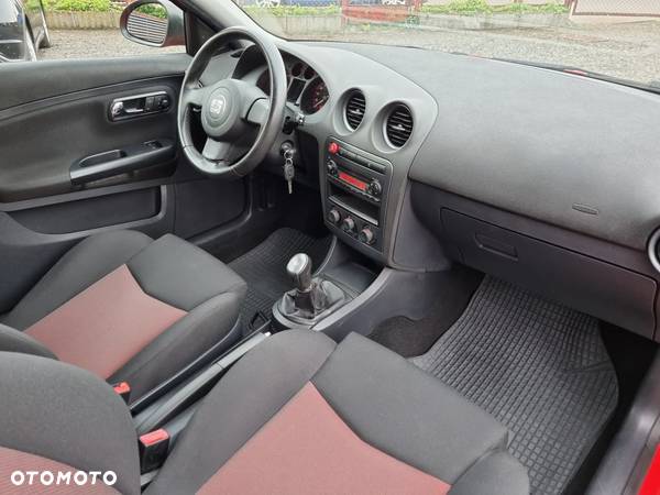 Seat Ibiza SC 1.4 16V Sport - 24